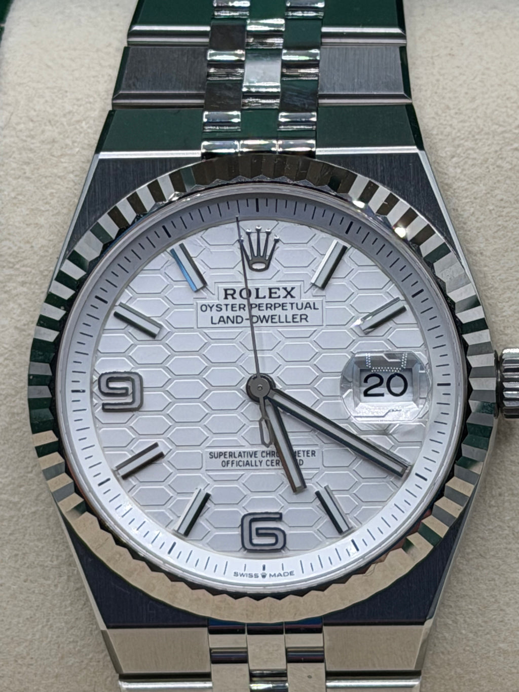 2026 Rolex Land-Dweller 40MM – Reference 127334 – Oystersteel & 18K White Gold – Complete Full Set