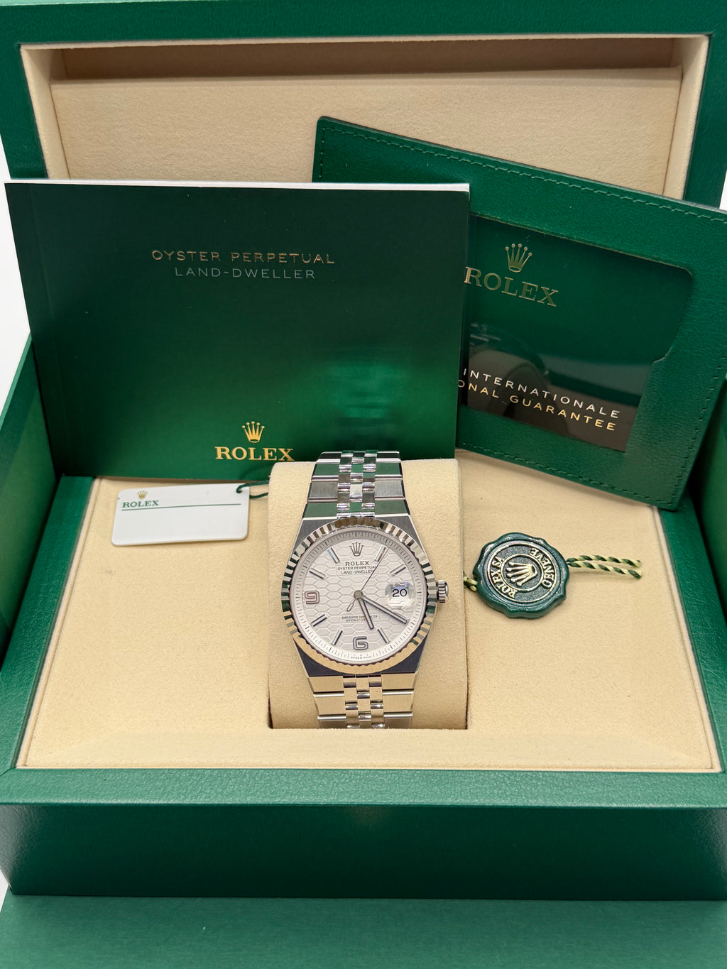 2026 Rolex Land-Dweller 40MM – Reference 127334 – Oystersteel & 18K White Gold – Complete Full Set