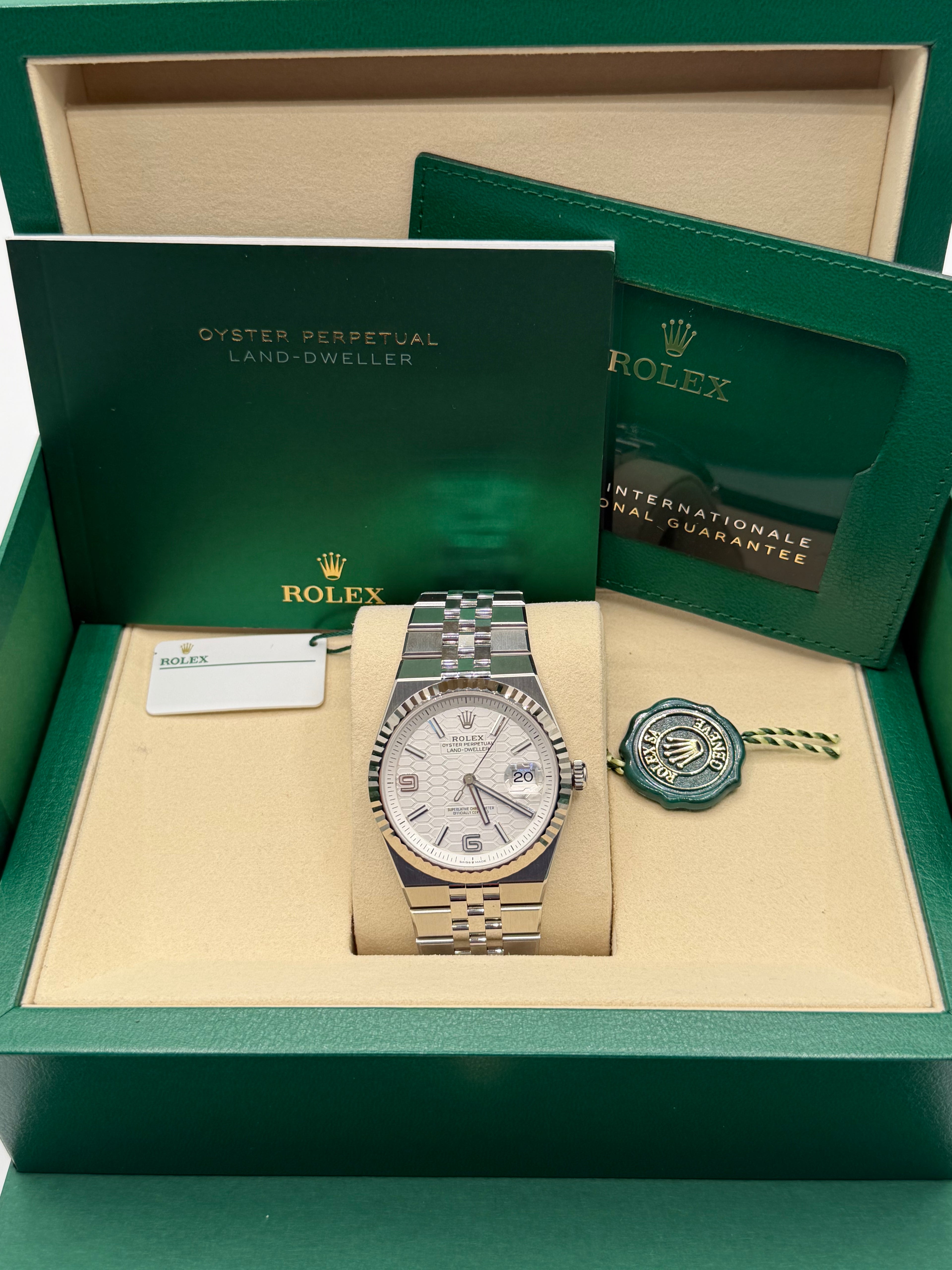 2026 Rolex Land-Dweller 40MM – Reference 127334 – Oystersteel & 18K White Gold – Complete Full Set