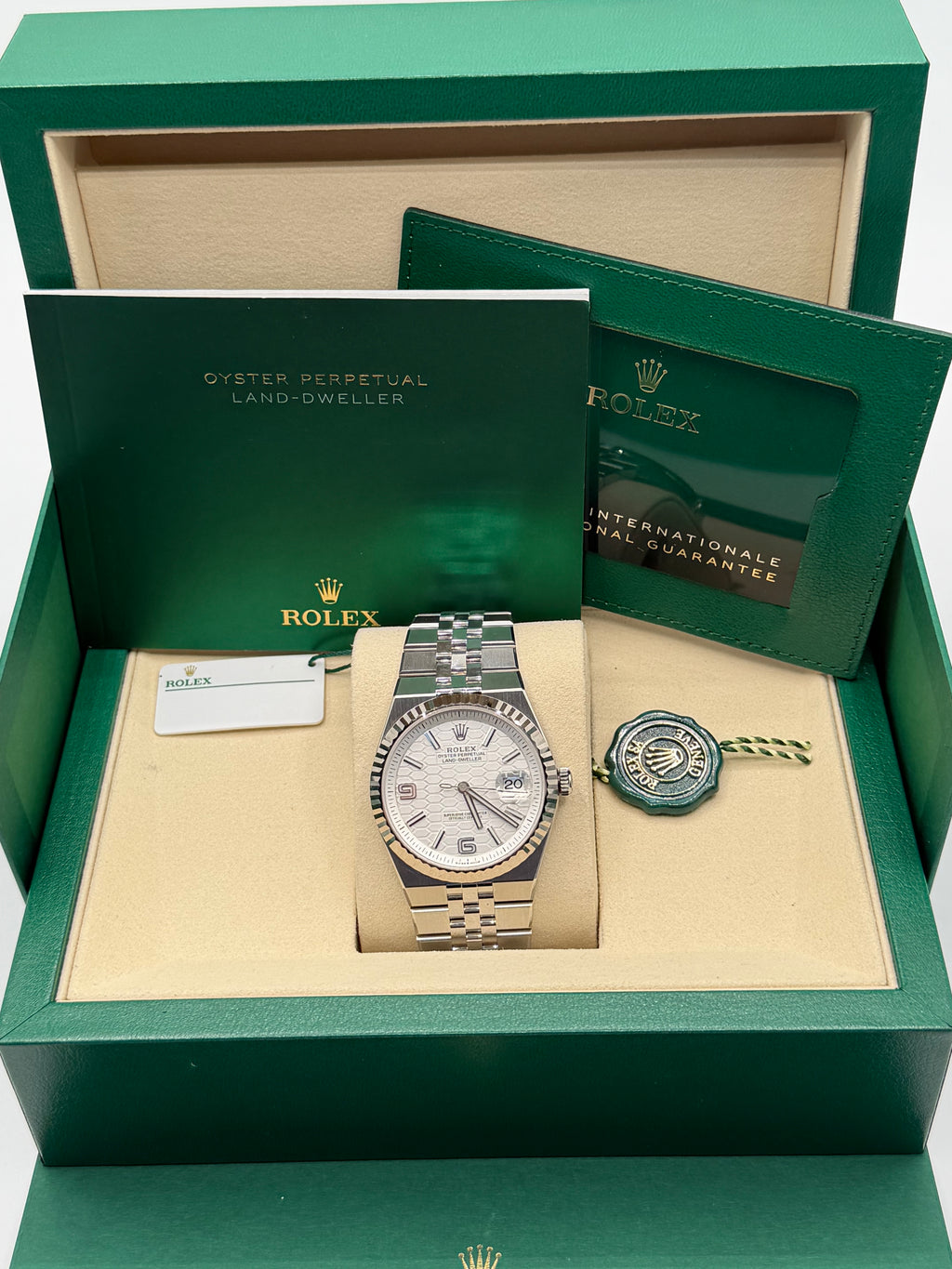 2026 Rolex Land-Dweller 40MM – Reference 127334 – Oystersteel & 18K White Gold – Complete Full Set