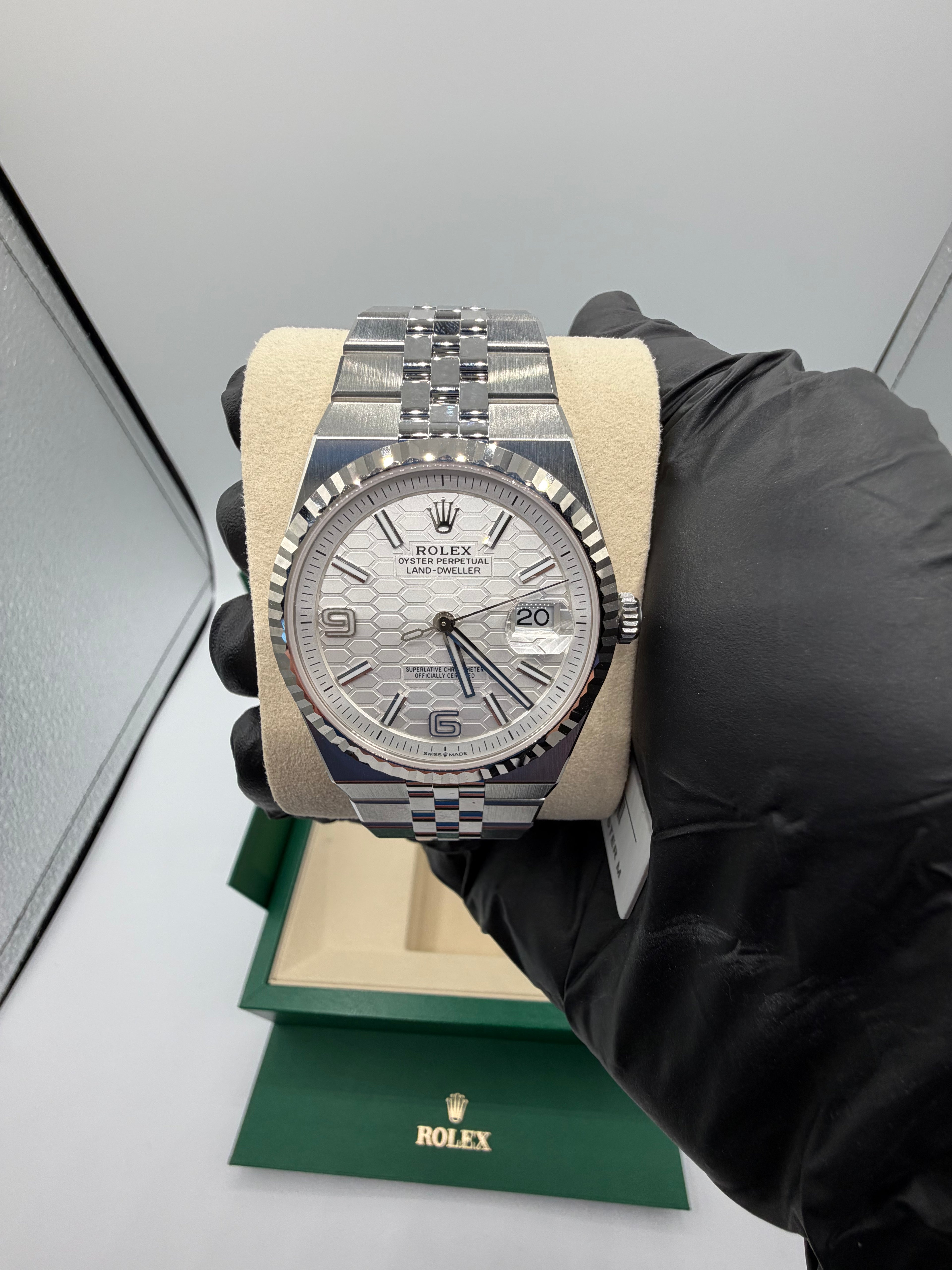 2026 Rolex Land-Dweller 40MM – Reference 127334 – Oystersteel & 18K White Gold – Complete Full Set