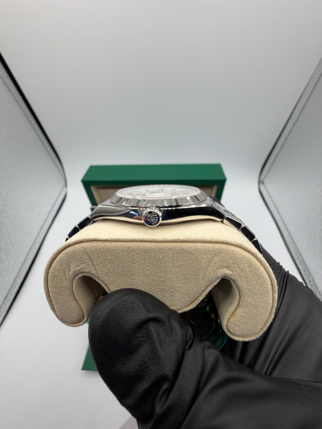 2026 Rolex Land-Dweller 40MM – Reference 127334 – Oystersteel & 18K White Gold – Complete Full Set