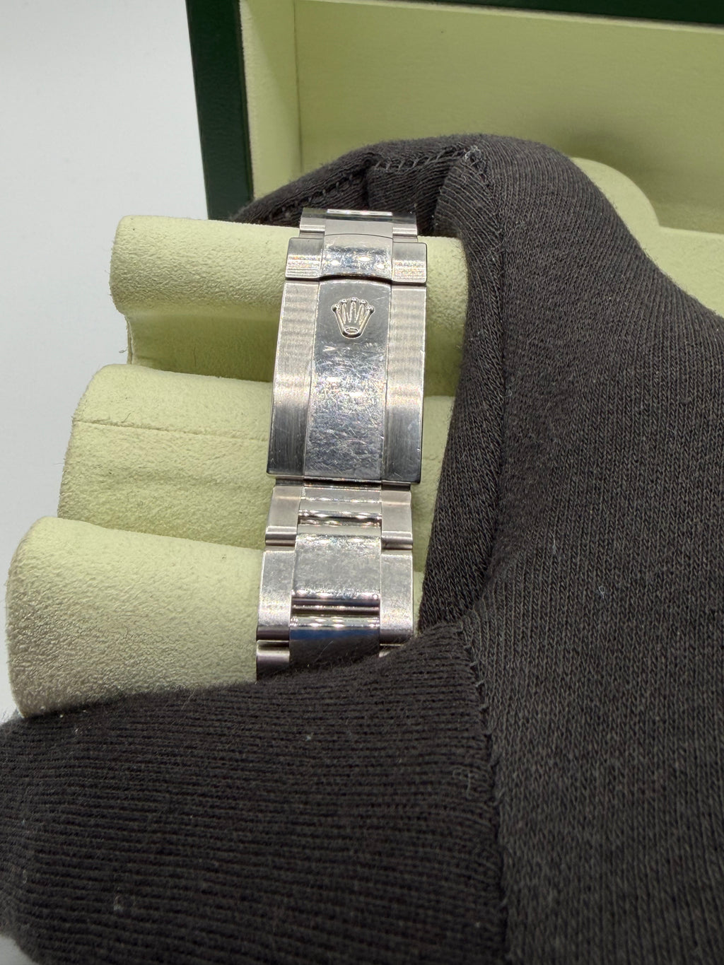 2011 Rolex Milgauss 40MM Black Dial Stainless Steel Oyster Bracelet – Reference 116400 – Complete Full Set