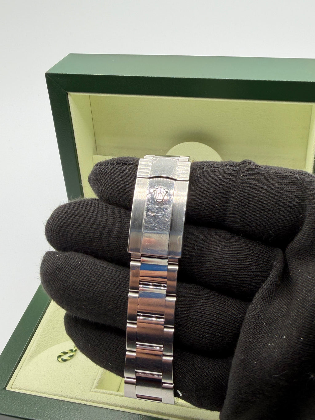 2011 Rolex Milgauss 40MM Black Dial Stainless Steel Oyster Bracelet – Reference 116400 – Complete Full Set