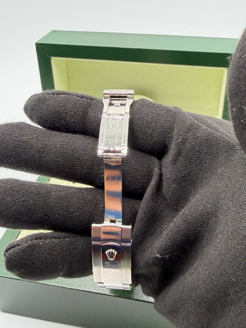 2011 Rolex Milgauss 40MM Black Dial Stainless Steel Oyster Bracelet – Reference 116400 – Complete Full Set