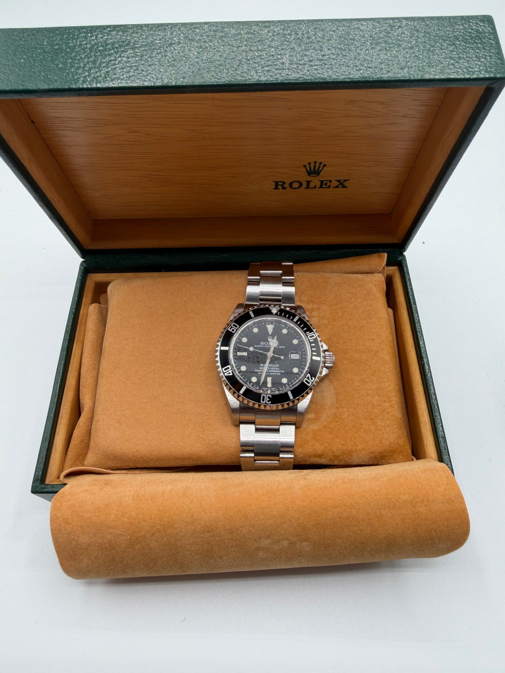 Rolex Sea-Dweller 40mm Ref. 16600 – Black Dial, Stainless Steel Oyster Bracelet