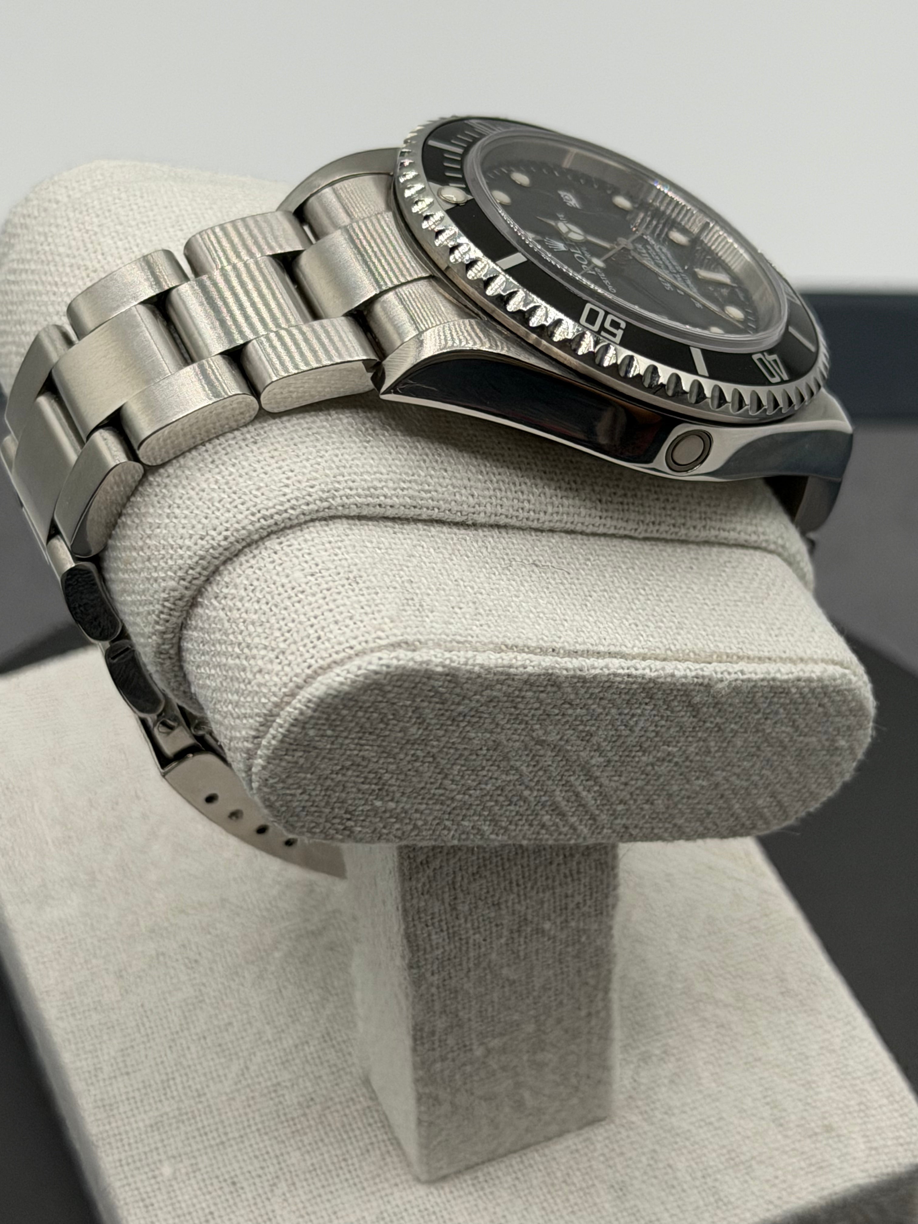 Rolex Sea-Dweller 40mm Ref. 16600 – Black Dial, Stainless Steel Oyster Bracelet