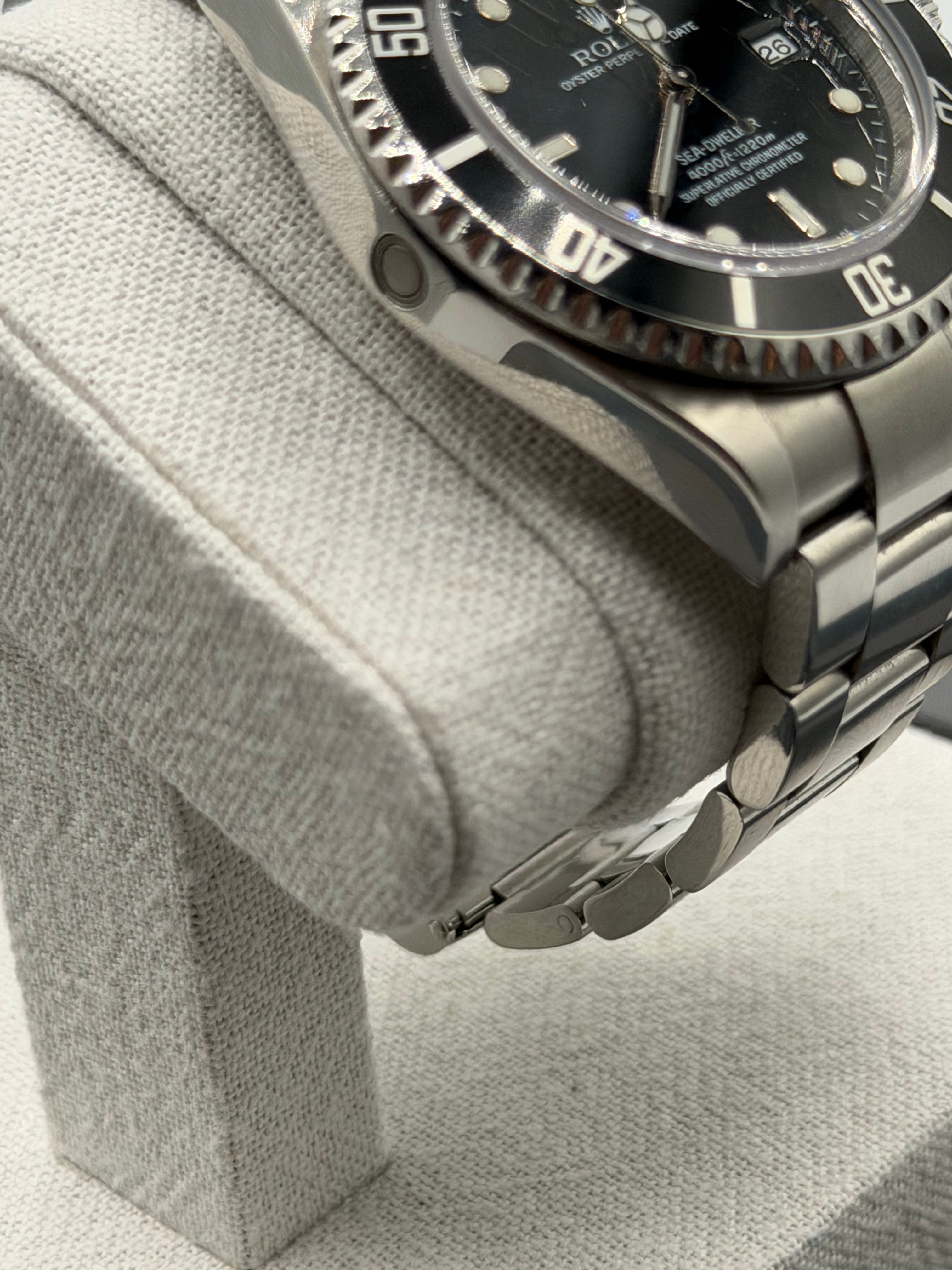 Rolex Sea-Dweller 40mm Ref. 16600 – Black Dial, Stainless Steel Oyster Bracelet