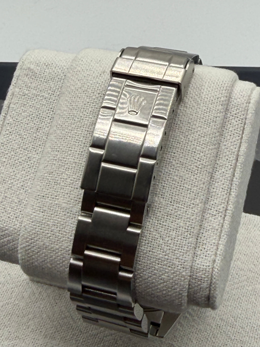 Rolex Sea-Dweller 40mm Ref. 16600 – Black Dial, Stainless Steel Oyster Bracelet