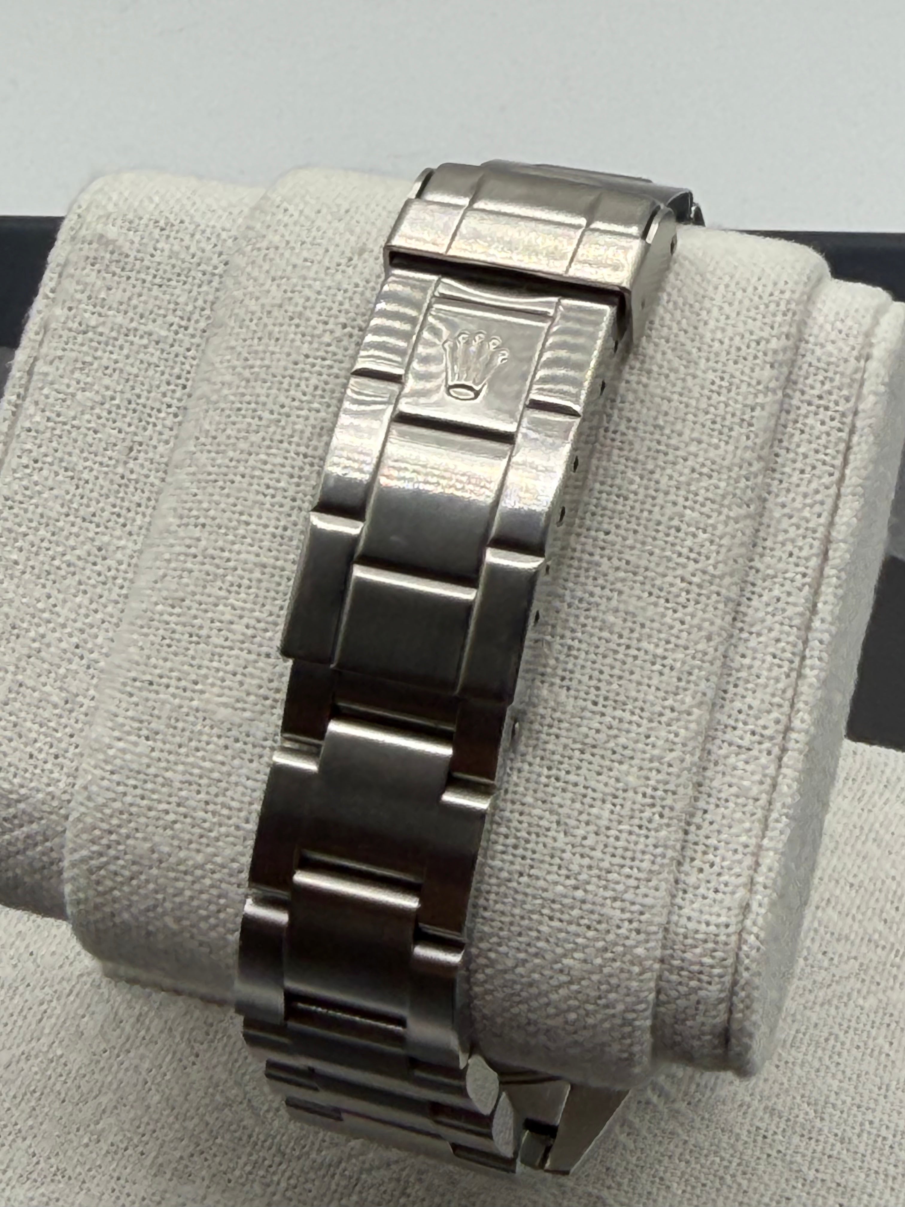 Rolex Sea-Dweller 40mm Ref. 16600 – Black Dial, Stainless Steel Oyster Bracelet