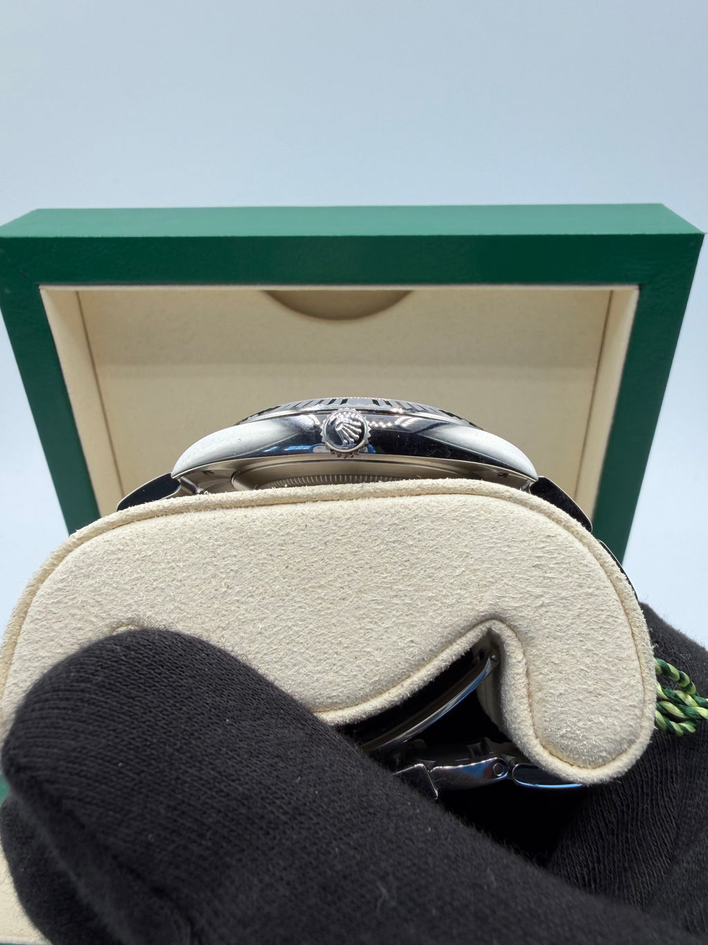 Rolex Datejust 41 Blue Diamond Dial Fluted Bezel Oyster – Ref. 126334-0015 – Box & Hangtag