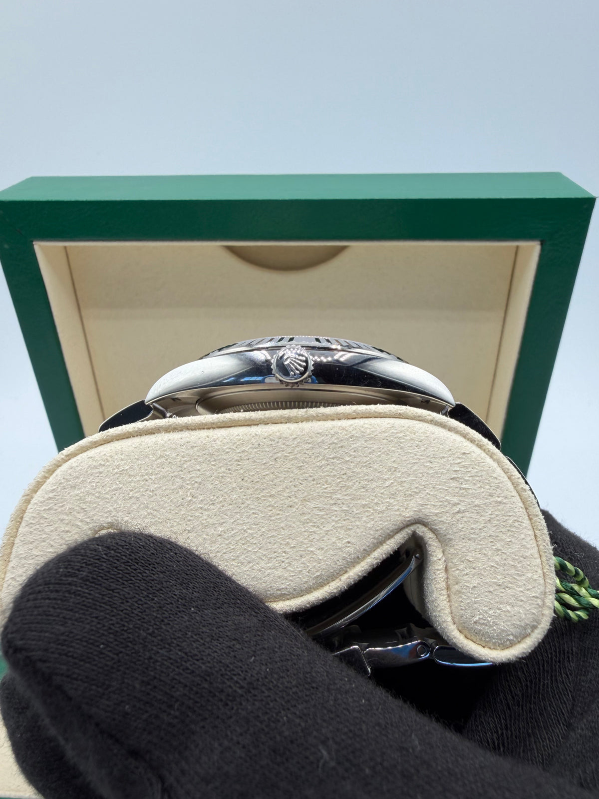 Rolex Datejust 41 Blue Diamond Dial Fluted Bezel Oyster – Ref. 126334-0015 – Box & Hangtag