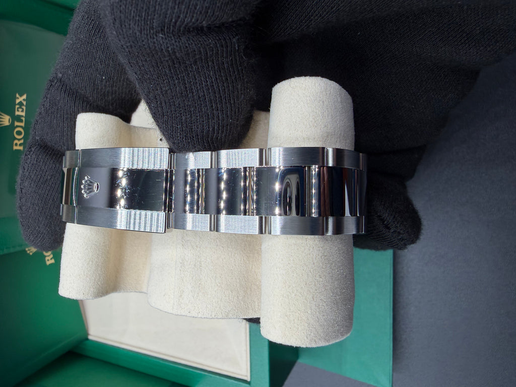 2026 Rolex Datejust 41 Silver Dial Fluted Bezel Oyster – 126334 – New/Unworn – Box & Papers