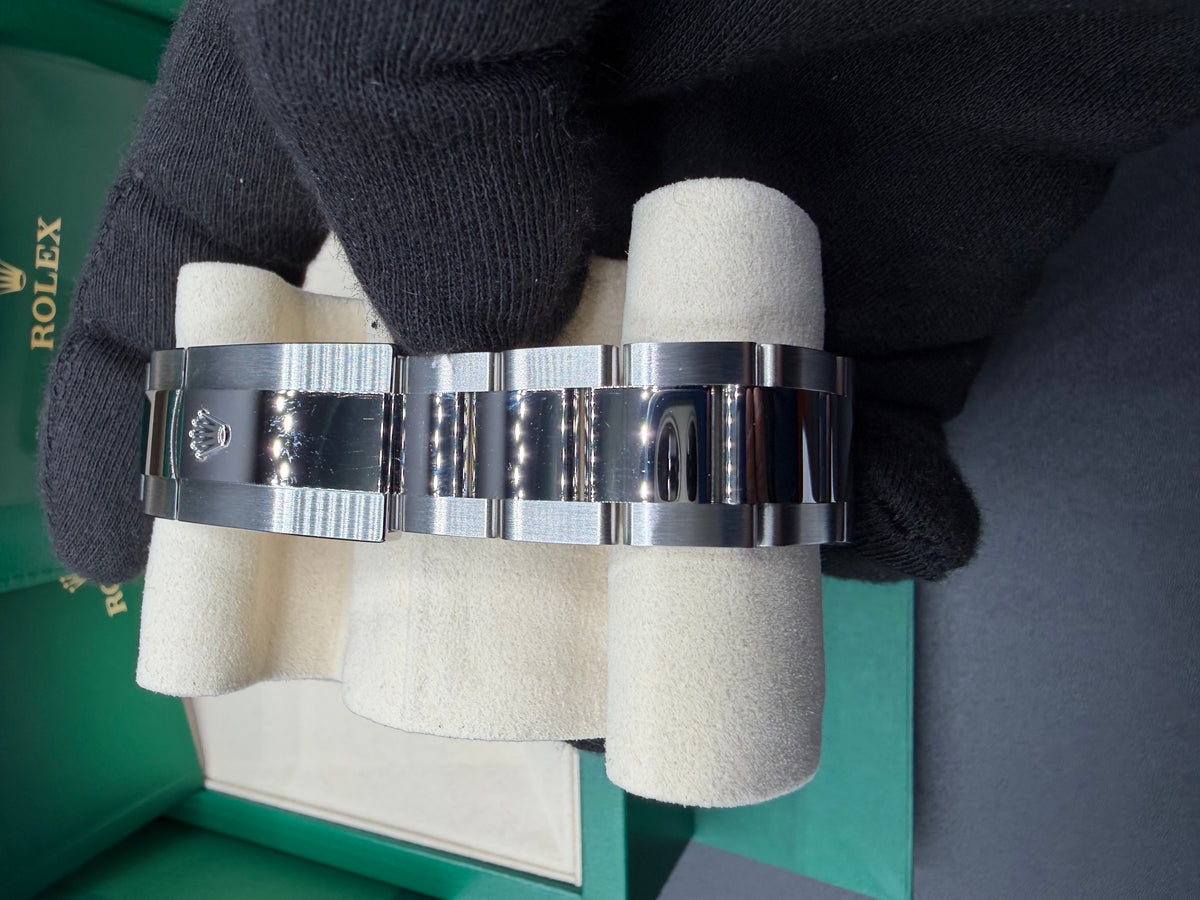 2026 Rolex Datejust 41 Silver Dial Fluted Bezel Oyster – 126334 – New/Unworn – Box & Papers