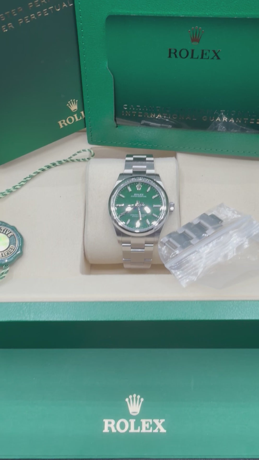 2025 Rolex Oyster Perpetual 31 Green Dial – Ref. 277200 – Box & Papers